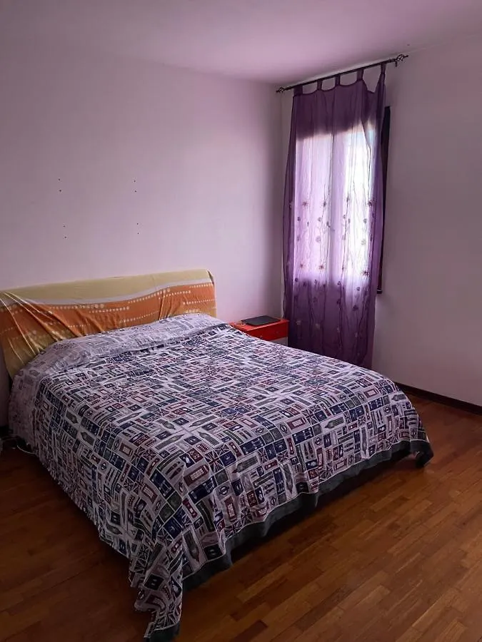 Room Semplice Padova Italy